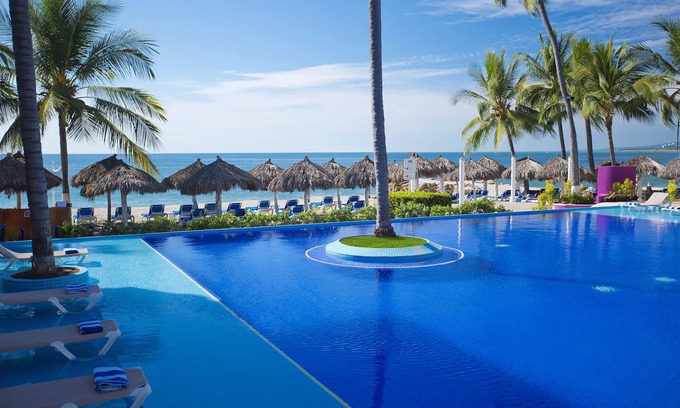 North Hotel Zone Resort | Crown Paradise Club Puerto Vallarta All Inclusive