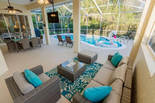 Crown Pointe House | Crown Pointe-Mabry Drive