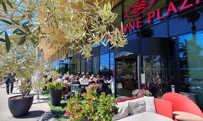 L'Arenas Hotel | Crowne Plaza Nice Grand Arenas by IHG
