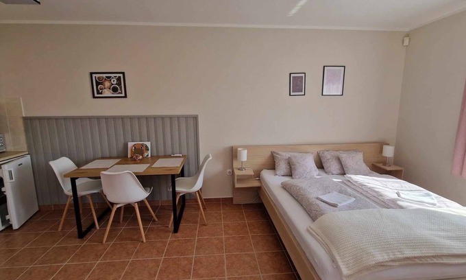 Zalakaros House | Csendes kis Földszinti Apartman, Pároknak - Termálfürdő 3 Perc Autóval