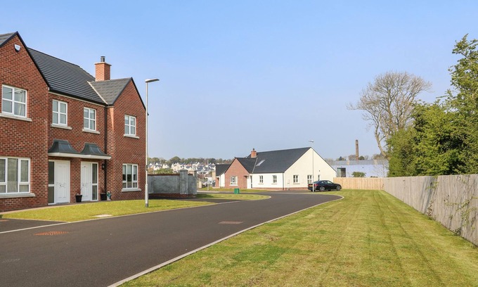 Culmore Cottage | CULMORE POINT, family friendly, with a garden in Culmore, Londonderry