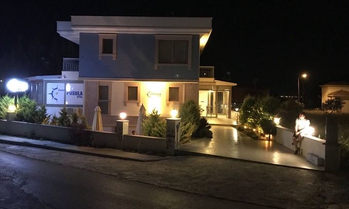 Mithatpasa Hotel | Cunda Pusula Otel