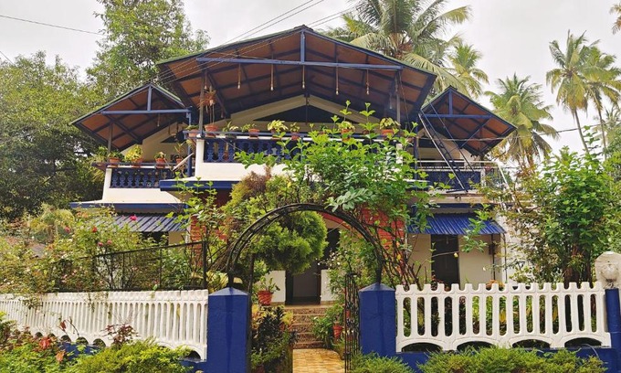 Anjuna Villa | CURLIES BLUE HOUSE