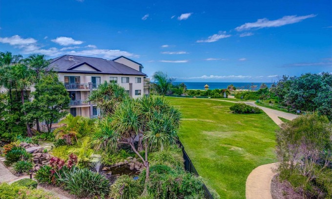 Palm Beach Apartment | Currumbin Sands Holiday Apartments
