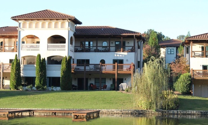 Lake Oconee Villa | Cuscowilla Villa - 3 Bedroom/3 Bath - On Lake Oconee with Boat Slip