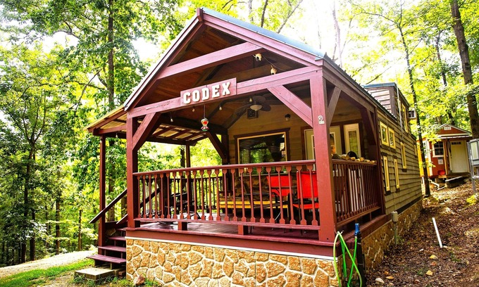 Murfreesboro Cabin | Custom Built Cabin Near Lake & Crater of Diamonds
