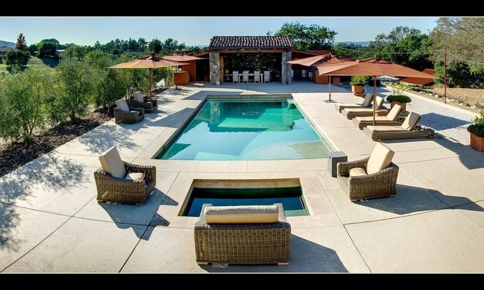 Coombsville House | Custom Napa Valley Vineyard Estate minutes from town and wineries