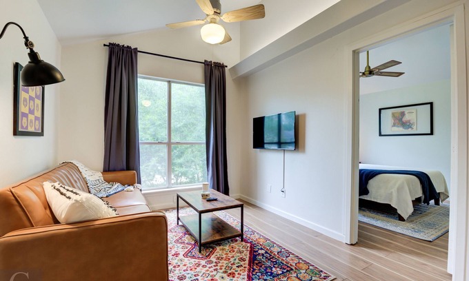 Caddo Heights-South Highlands Apartment | Cute 2B/1Ba Apartment in South Highlands!