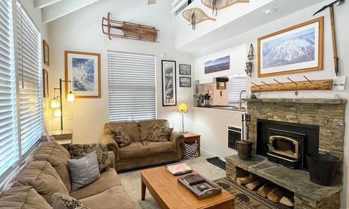 Mammoth Lakes Condo | Cute and Comfy Studio + Loft, 1.5 Baths