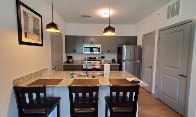 Canal Winchester Apartment | Cute, Comfy in Canal w/view!