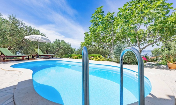 Makarska House | Cute house with pool for 3 people, teracce with sea view, garden