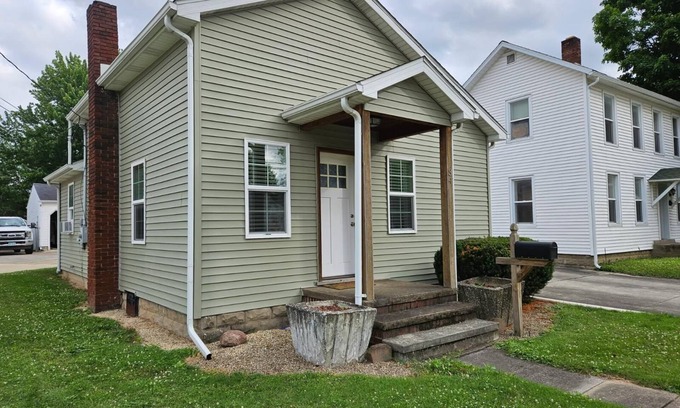 Norwalk House | Cute l'il green house in welcoming Norwalk, Ohio.