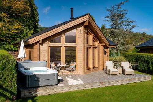 Llandrillo House | Cwtch-Log-Cabin