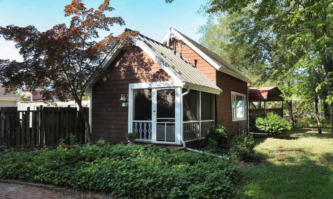 Snow Hill Bed & Breakfast | Cypress River Inn & Spa