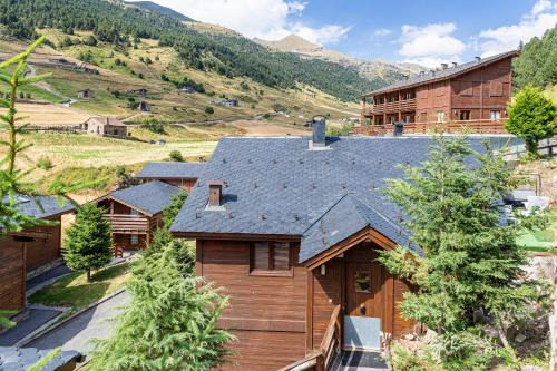 Soldeu Ski Chalet | Dúplex con Parking en el Corazón de Incles I AndBnB HUT17488