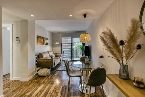 Figueres Apartment | Dúplex Dali