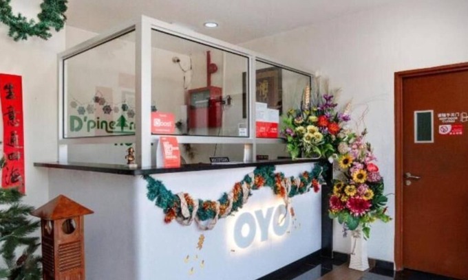 Taman Desa Tebrau Hotel | D Pine Trees