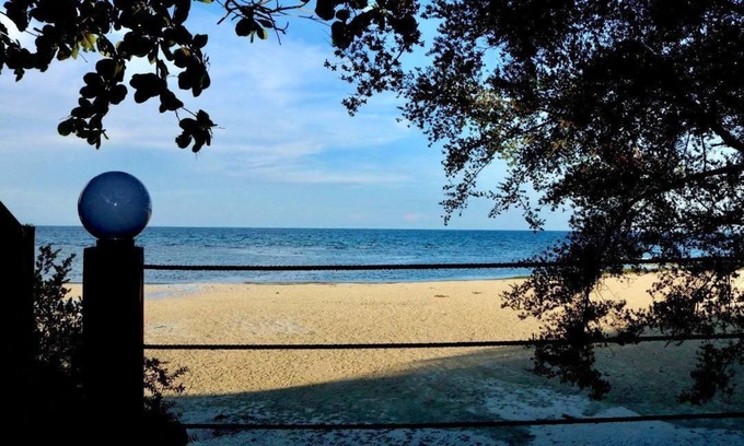 Siquijor Hotel | D's Ocean View Beach Resort