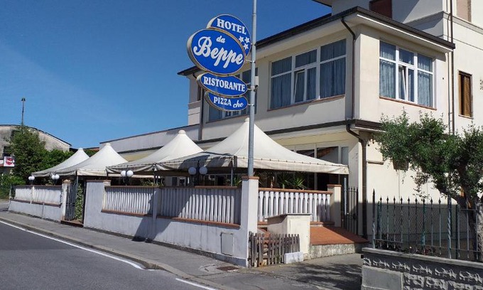 Chiesina Uzzanese Hotel | Da Beppe