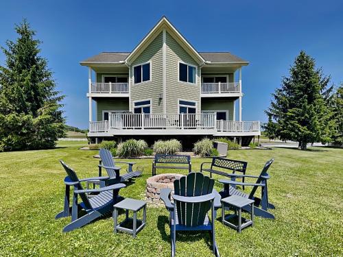 Waterfront Greens House | Dacha Verde