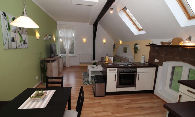 Altkalen Apartment | Dachshöhle - Ferienwohnung für 4 Personen