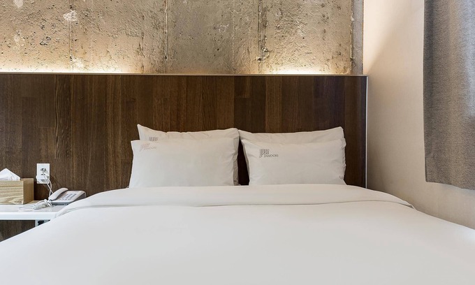 Bongmyeong-dong Hotel | Daejeon Yuseong Jawoori