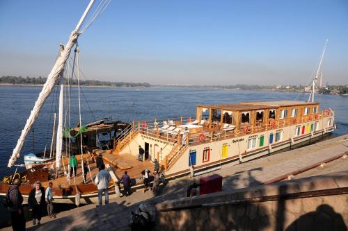 Luxor Boat Rental | dahabeya nile cruise elephantine Every Saturday from Luxor to Aswan 4 Nights, Every Wednesday from Aswan to Luxor 3 Nights