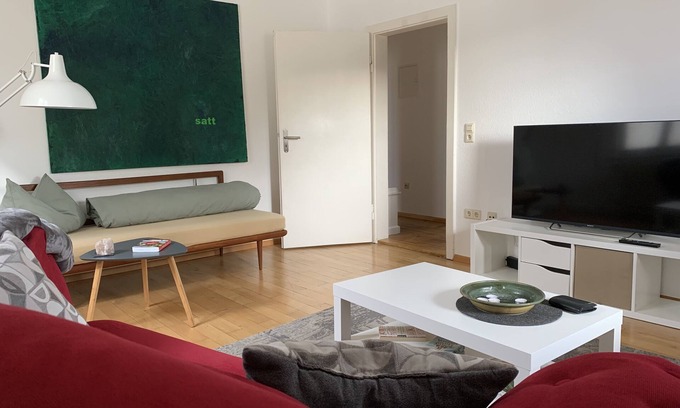 Kussaberg Apartment | Daheim am Rhein - Schöne 2 ½ Zimmer mit Balkon