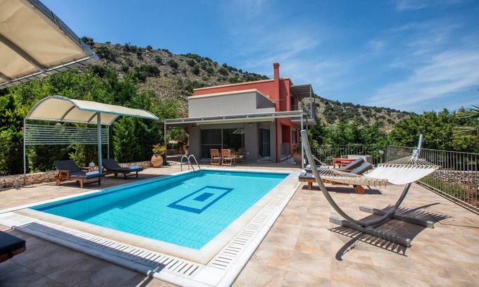 Eleios-Pronnoi Villa | Dalasvillas