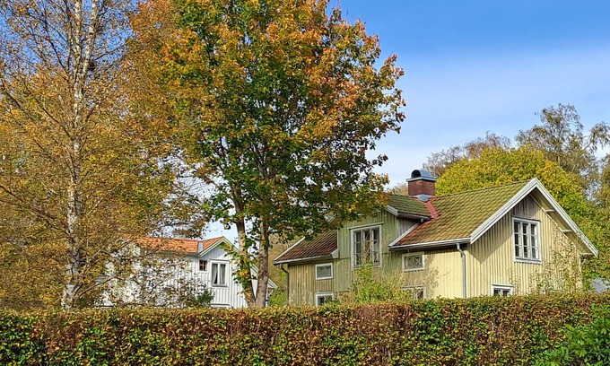 Bodafors House | Dammgatan by House Viola, sleeps 14. Two charming houses near lakes & nature.
