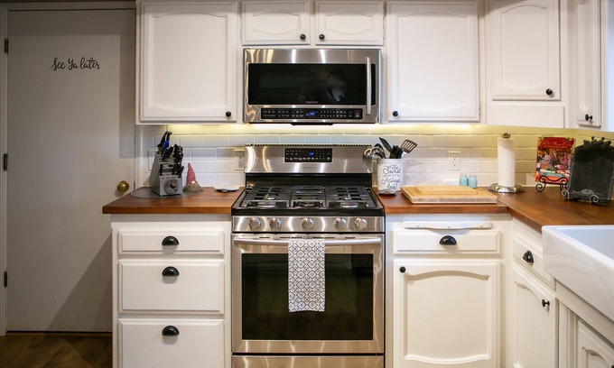 Templeton House | Dandelion Dream, 5 Min To Over 30 Wineries, Hot Tub, Outside Games, Fire Pit