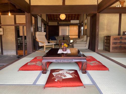 Yashima-higashi Machi Apartment | dannouraしげの里 1棟貸切 築120年古民家 バーベキュー 海が見える
