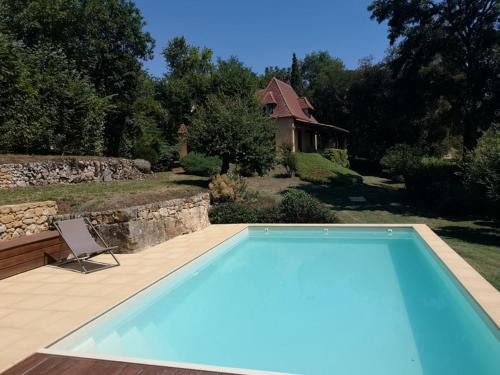 Domme Villa | Dans la bastide de Domme - piscine chauffée, parking privé