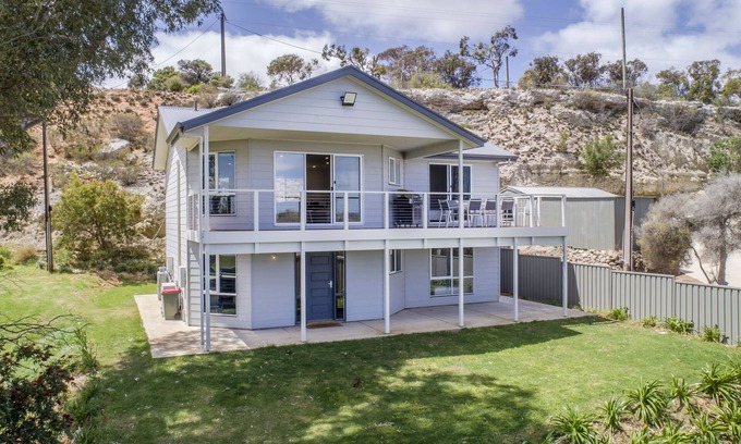 Seymour House | DARCYS PLACE - TAILEM BEND