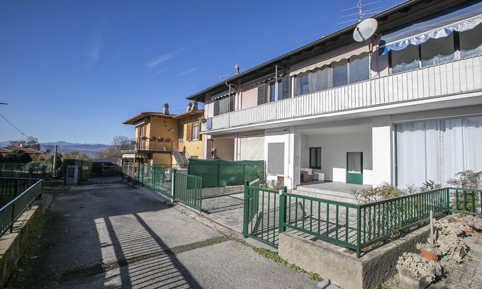 Cadrezzate Apartment | Darma's House 3 minutes from Monate lake, Cadrezzate con Osmate, Italy