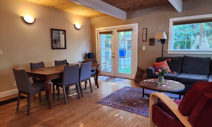 Davis House | Davis Downtown Charmer