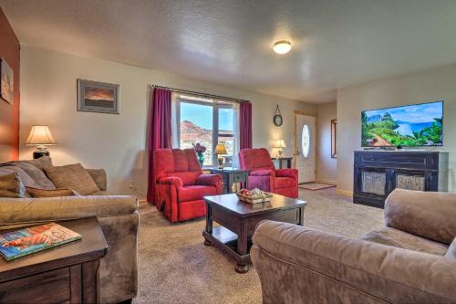 Kanab Apartment | Day Trip to Zion NP Rural Home with Red Rock Views