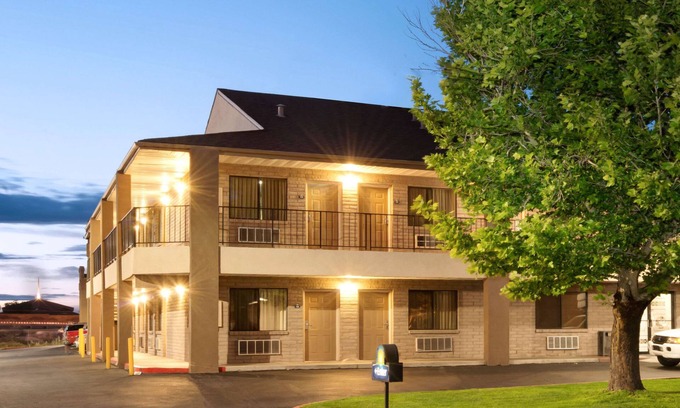 Westside Hotel | Days Inn by Wyndham Albuquerque West