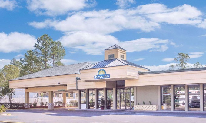 Gadsden Hotel | Days Inn by Wyndham Attalla