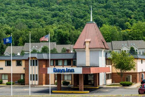 Berlin Hotel | Days Inn by Wyndham Berlin Meriden