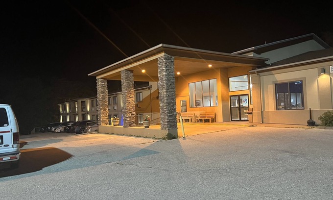 Boonville Hotel | Days Inn by Wyndham Boonville