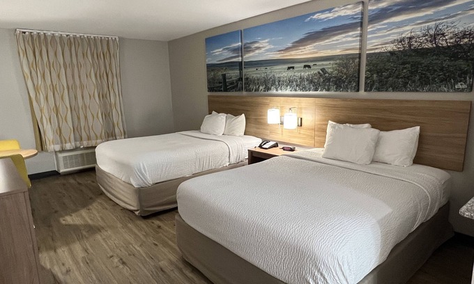 Plano Hotel | Days Inn by Wyndham Dallas Plano