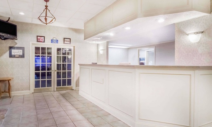 Dover Hotel | Days Inn by Wyndham Dover Downtown