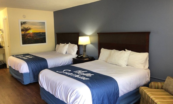 King Hotel | Days Inn by Wyndham King/Winston Salem Area