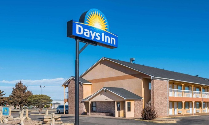 Russell Hotel | Days Inn by Wyndham Russell