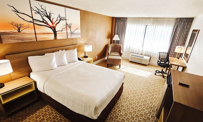 Sherman Hotel | Days Inn by Wyndham Sherman