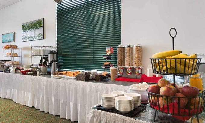 Oromocto Hotel | Days Inn & Conference Centre by Wyndham Oromocto