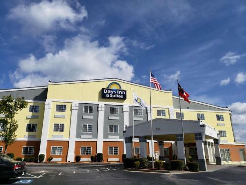 Union City Hotel | Days Inn & Suites by Wyndham Union City