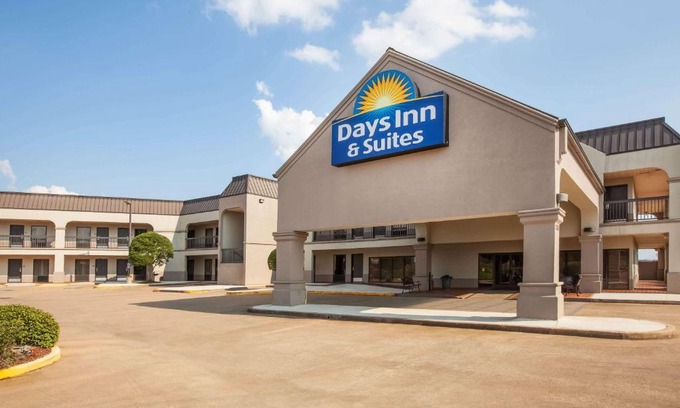 Tyler Hotel | Days Inn & Suites by Wyndham Tyler