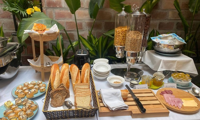 Hoan Kiem Hotel | De Syloia Hotel